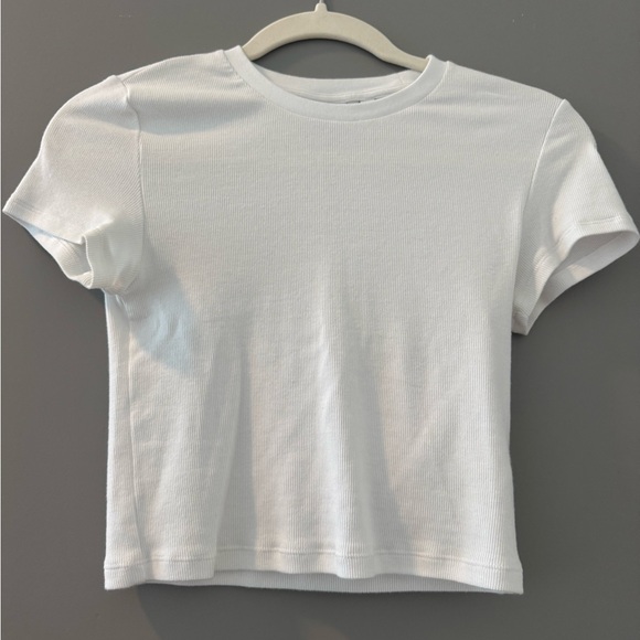 Aritzia Women’s TNA Homestretch White Ribbed Tee - Picture 1 of 4